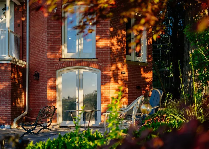 Niagara Grandview Boutique Hotel
